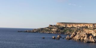 Steilküste bei Golden Bay auf Malta