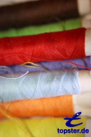 Buntes Nähgarn